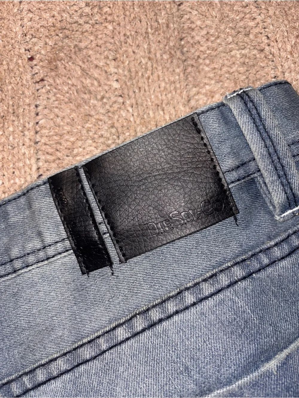 NWT Diesel Larkee Men’s 38 x 32 Distressed Light Wash Straight Leg Jeans